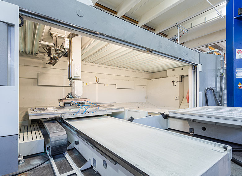 [Translate to Englisch:] 5-Achs Fräsmaschinen