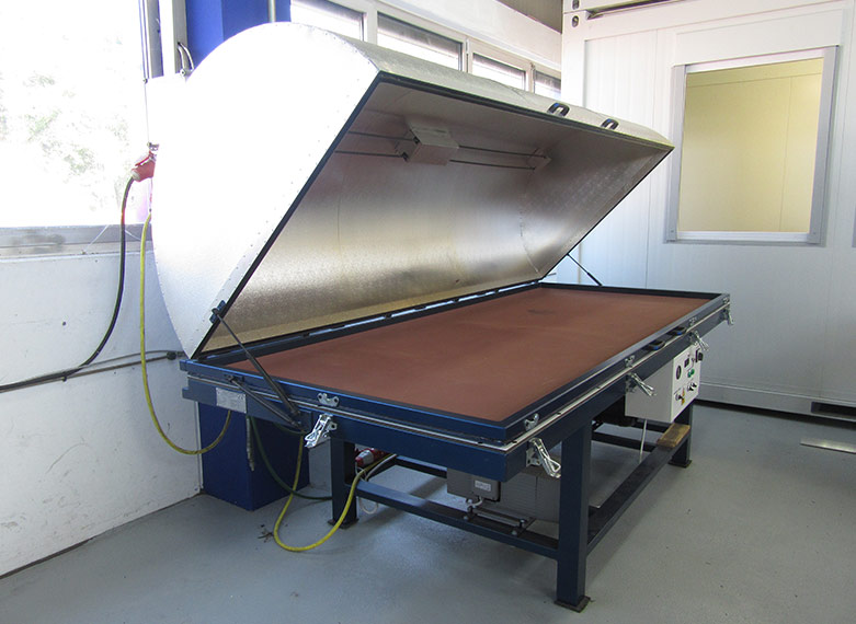 [Translate to Englisch:] Reinraum und Laminierarbeitsplatz